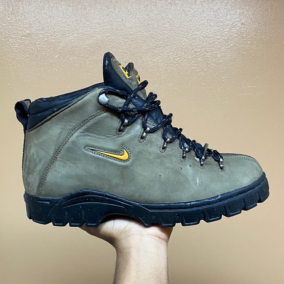 acg boots size 11